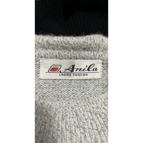 Anila Women’s Floral Knit Sweater Gray Size S/M - Picture 5 of 5